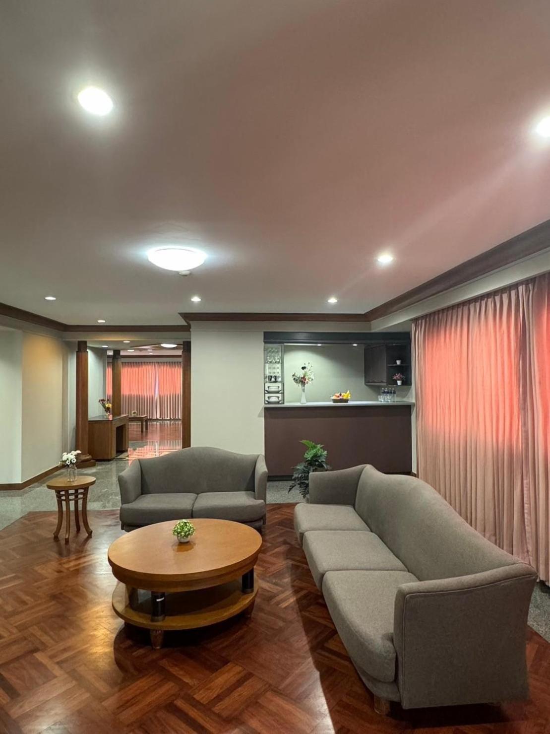 United Tower Thonglor By Aspira Apartment Bangkok Exterior photo