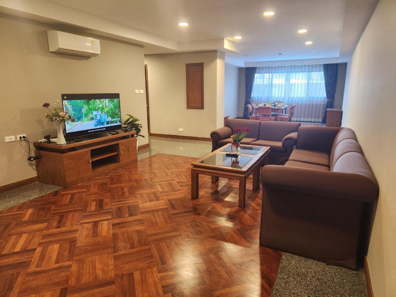 United Tower Thonglor By Aspira Apartment Bangkok Exterior photo