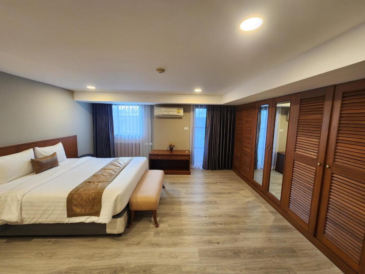 United Tower Thonglor By Aspira Apartment Bangkok Exterior photo